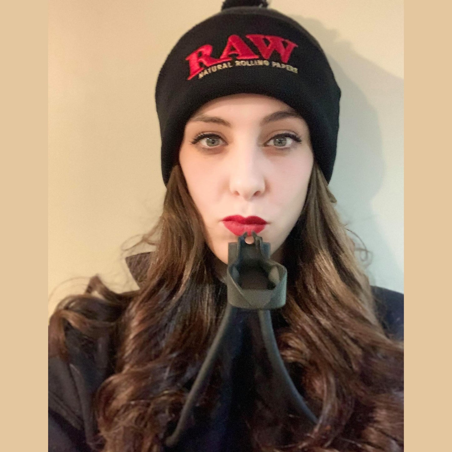 RAW Hands-Free Smoker β Heat-resistant nylon joint holder with built-in ashtray