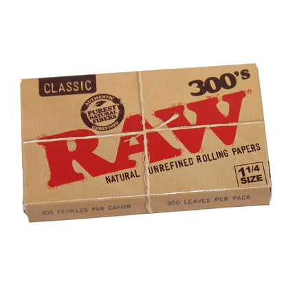 RAW Classic 300 Bundle – 300 unbleached 1¼ rolling papers and 300 RAW tips in eco-friendly packaging
