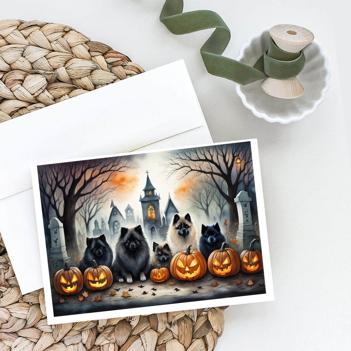 Caroline's Treasures DAC2046GCA7P Keeshond Spooky Halloween Greeting Cards and Envelopes Pack of 8 Blank Cards with Envelopes Whimsical A7 Size 5x7 Blank Greeting Cards