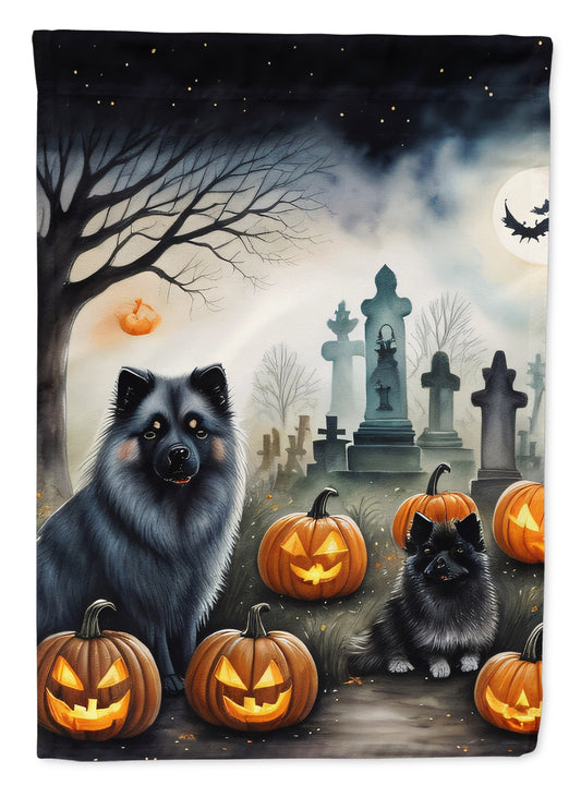 Caroline's Treasures DAC2047GF Keeshond Spooky Halloween Garden Flag Mailbox Flag Decorative Yard Flag Banner Outside Patio Artwork Yard Flower Beds, Garden Size, Multicolor