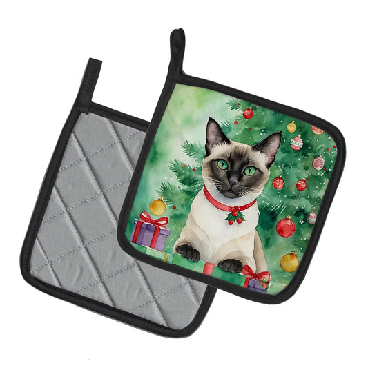 Caroline's Treasures Decorative Siamese Cat by the Christmas Tree Pot Holders